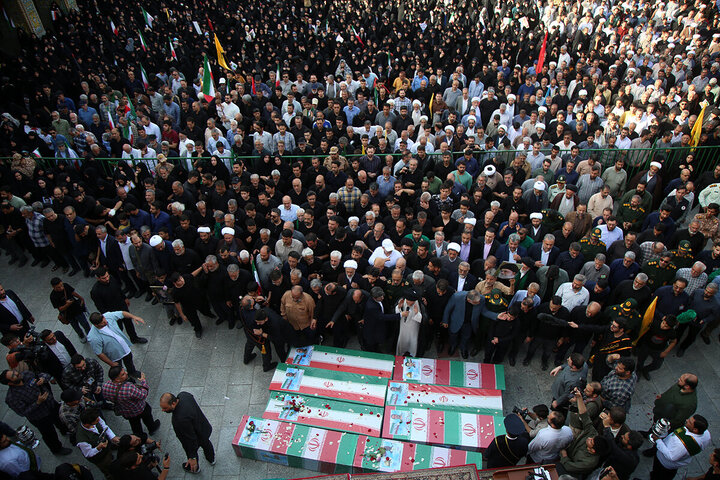 Photos: Funeral ceremony for 8 martyrs of Zionist aggression held in Qom - 3