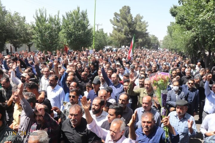 تقرير مصور/ مشاركة واسعة في مراسم تشييع جثامين شهداء بمدينة رضا بمحافظة أصفهان