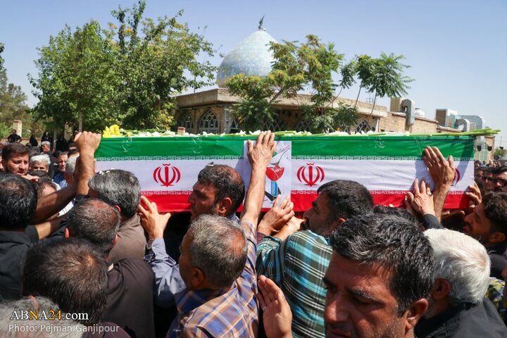 گزارش تصویری | تشییع پیکر دو شهید حملات رژیم صهیونیستی در شهر زازران اصفهان