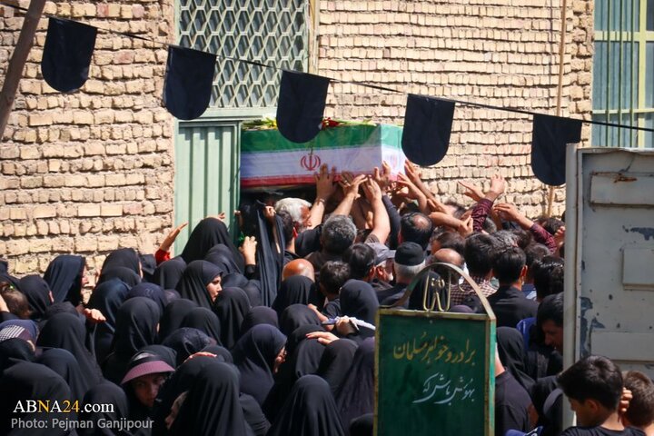 گزارش تصویری | تشییع پیکر دو شهید حملات رژیم صهیونیستی در شهر زازران اصفهان