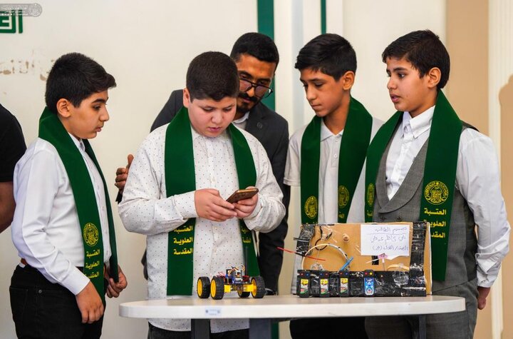 الاحتفاء بالطلبة الأوائل في الثانويات الإسلامية في العتبة العلويّة المقدّسة
