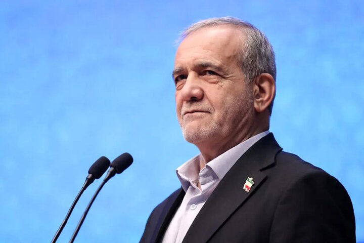 حضور پزشکیان در مقر فرماندهی فراجا؛ تقدیر از تلاش‌های فراجا در جنگ تحمیلی ۱۲ روزه