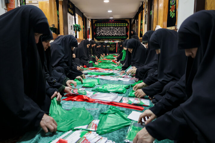 تقرير مصور/ ورشة خياطة ملابس الأطفال الرُضّع الحسینیین