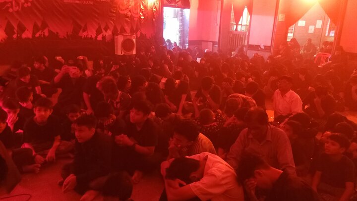 ရန်ကုန်မြို့ ပန်ဂျာ ရှီအဟ် မတ်စ်ဂျစ်ဒ် တွင် မုဟော်ရမ် လ ၁ရက်ည ၌   မဂျ်လစ် စေ ဟိုစိုင်းန် (အ.စ) ပြုလုပ်နေသည့် ပုံရိပ်များ  ။ ။ Photos
