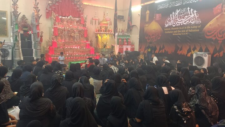 ရန်ကုန်မြို့ ပန်ဂျာ ရှီအဟ် မတ်စ်ဂျစ်ဒ် တွင် မုဟော်ရမ် လ ၁ရက်ည ၌   မဂျ်လစ် စေ ဟိုစိုင်းန် (အ.စ) ပြုလုပ်နေသည့် ပုံရိပ်များ  ။ ။ Photos