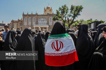 ڕێوڕەسمی بەڕێکرانی تەرمی شەهیدانی بەهێزیی ئێران بەڕێوەدەچێت