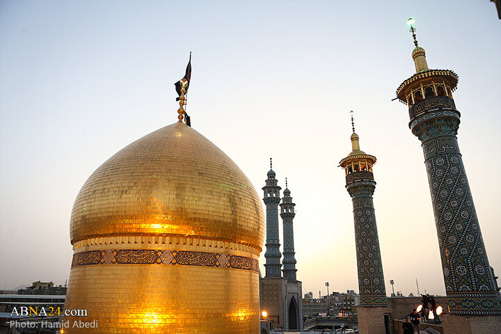 Photos: Changing flag of Hazrat Masoumeh shrine's dome ahead of Muharram