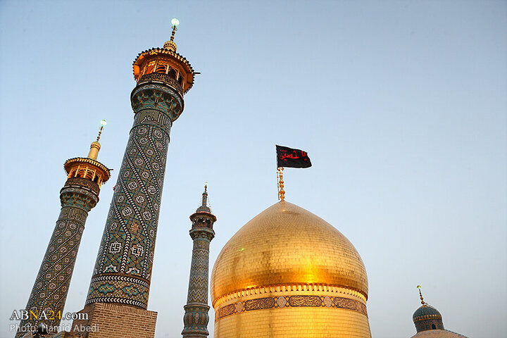 Photos: Changing flag of Hazrat Masoumeh shrine's dome ahead of Muharram