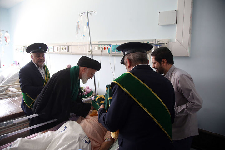 Photos: Servants of Hazrat Masoumeh shrine visit injured people in Zionist regime's attacks