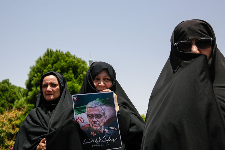 گزارش تصویری | بدرقه و تشییع پیکر شهدای حملات رژیم صهیونیستی در مشهد