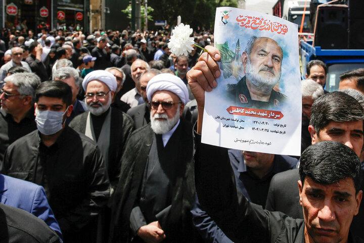 گزارش تصویری | بدرقه و تشییع پیکر شهدای حملات رژیم صهیونیستی در مشهد