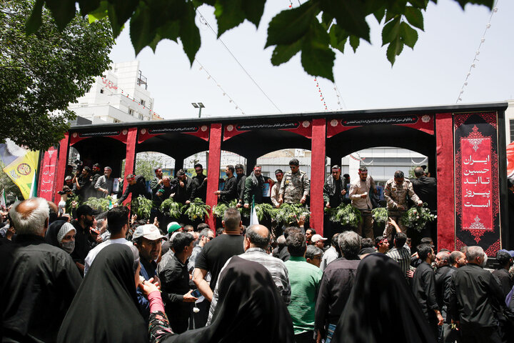 گزارش تصویری | بدرقه و تشییع پیکر شهدای حملات رژیم صهیونیستی در مشهد