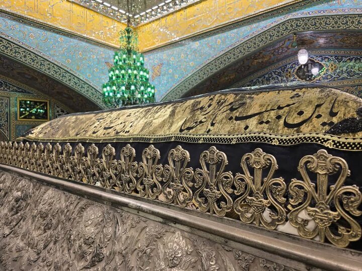 تقرير مصور/ تبدیل کسوة الروضة الرضویة المنورة بمناسبة حلول شهر المحرم