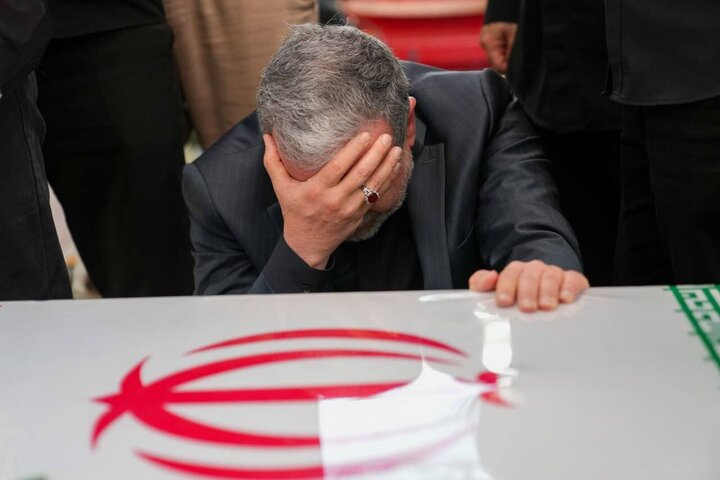 عراقچی: ایرانیان، خون دادند، خاک ندادند؛ جگرگوشه دادند، عزت ندادند