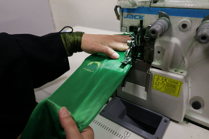 گزارش تصویری | کارگاه دوخت لباس شیرخوارگان حسینی