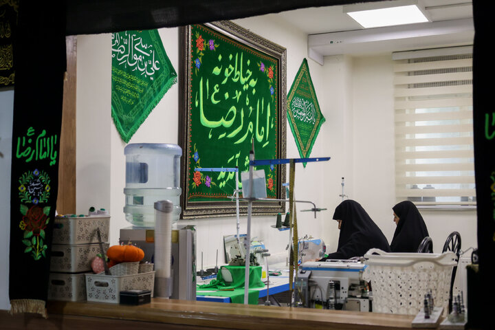 گزارش تصویری | کارگاه دوخت لباس شیرخوارگان حسینی
