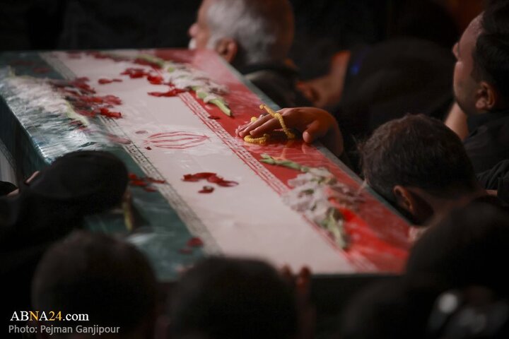 گزارش تصویری |  مراسم عزاداری دهه اول محرم در هیئت فدائیان حسین(ع)