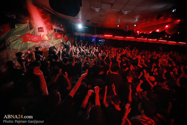 گزارش تصویری |  مراسم عزاداری دهه اول محرم در هیئت فدائیان حسین(ع)