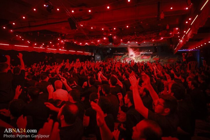 گزارش تصویری |  مراسم عزاداری دهه اول محرم در هیئت فدائیان حسین(ع)