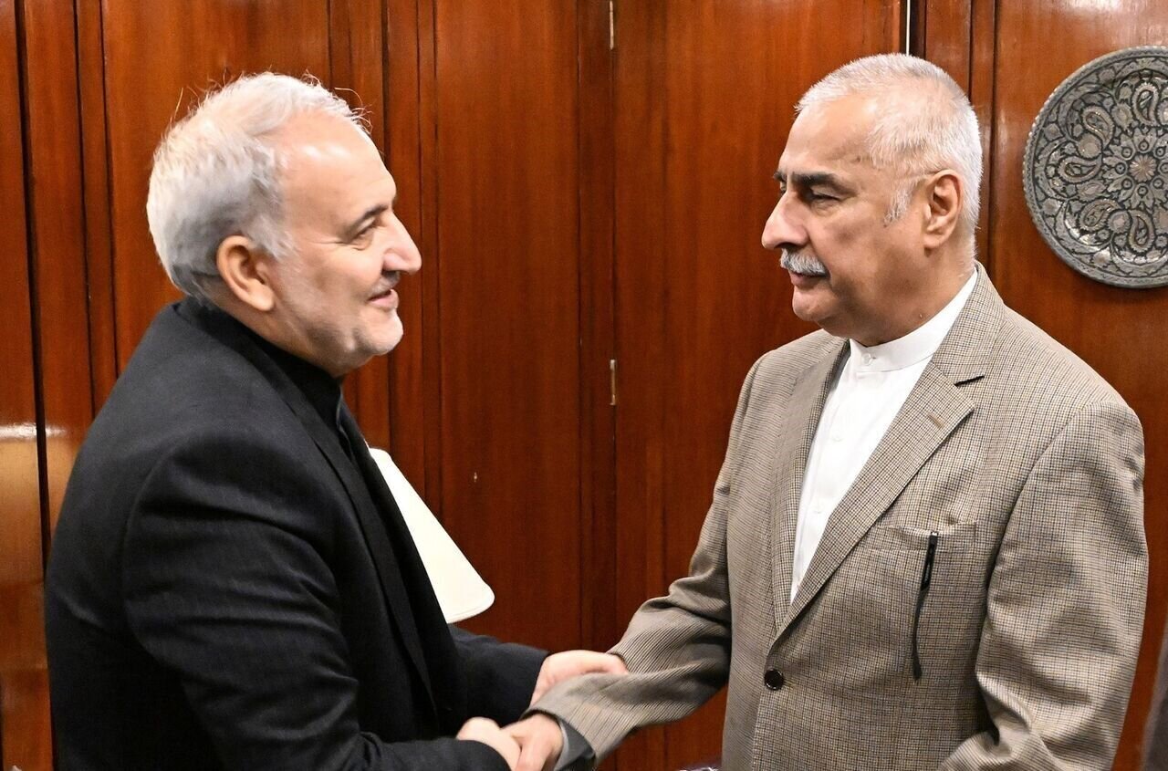 Pakistani Parliament Speaker Hails Iranian resistance