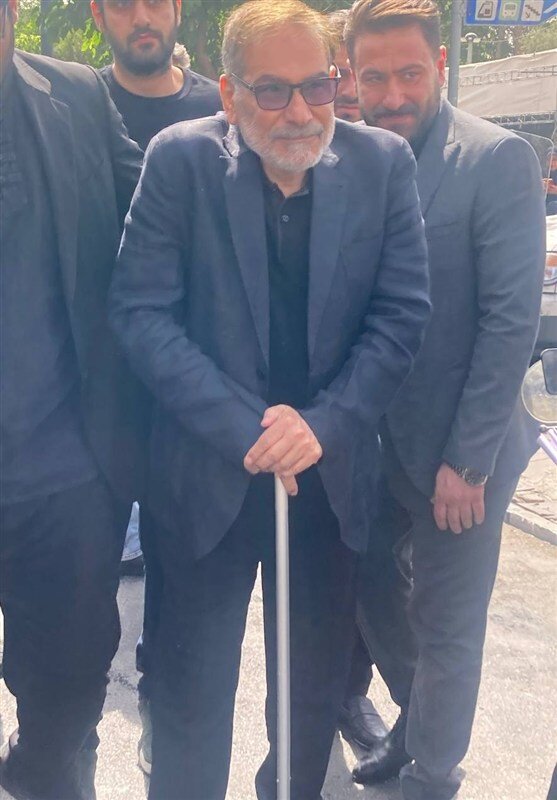 شمخاني يشارك في تشييع شهداء العدوان الصهيوني الغاشم