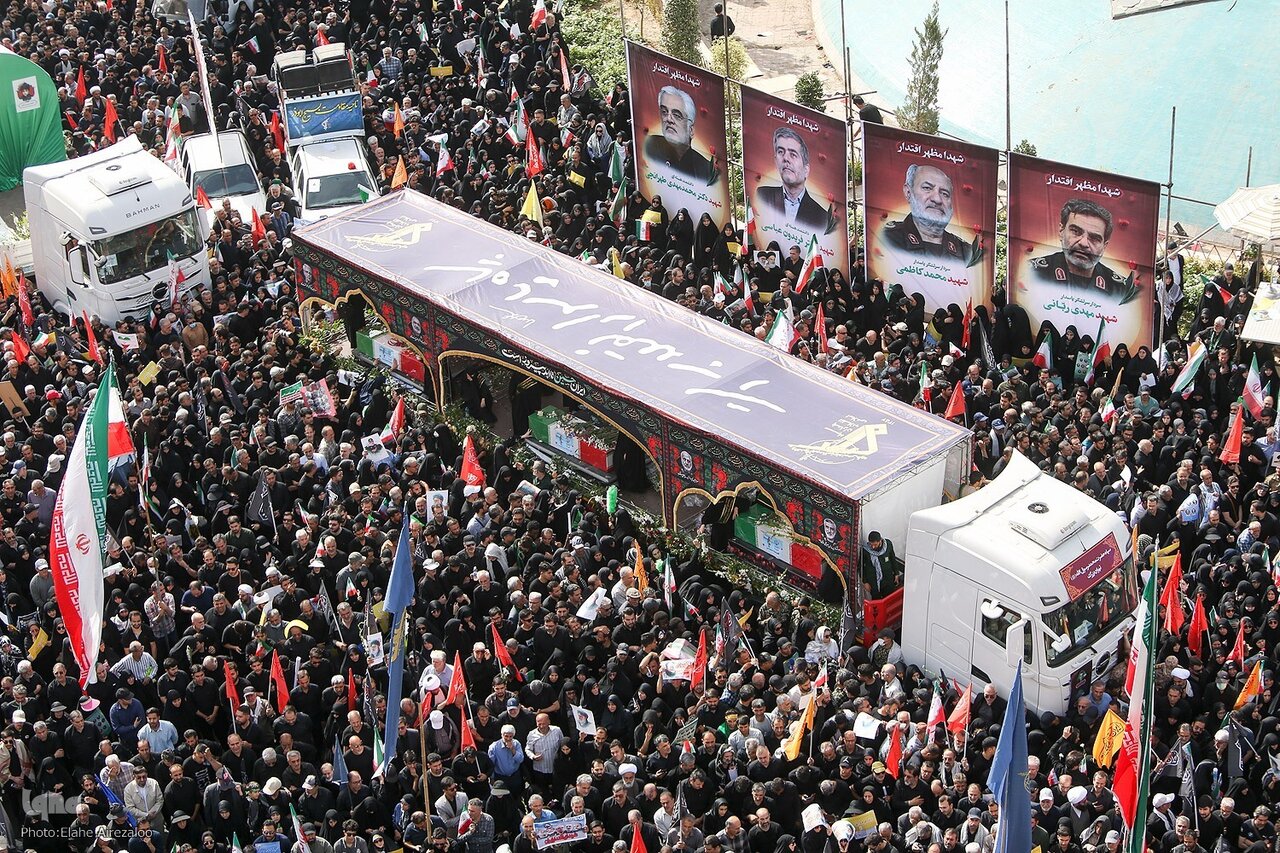Millions mourn martyrs of Israeli aggression in Tehran
