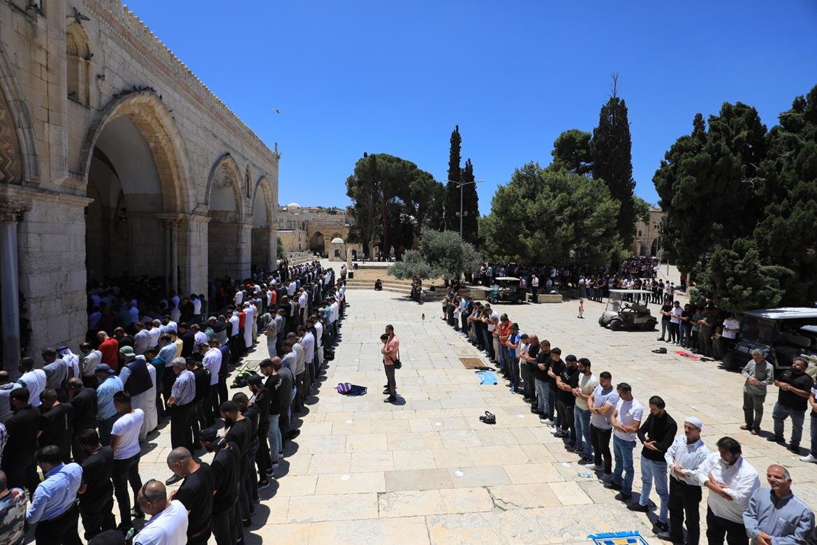 45,000 Worshippers return to Al-Aqsa after 12-day closure