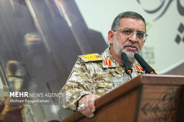 Devrim Muhafızları sözcüsünden Siyonist rejim ile Trump'a uyarı