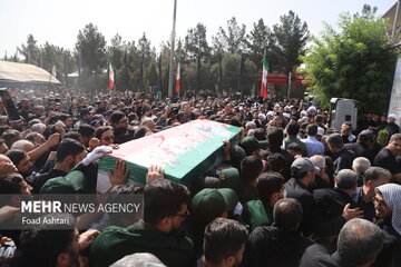 Xatir xwustin Oxir kirin bi serdarên şerwanên dilsoz ên Îslam li Beheştê Zahrayê Tehranê