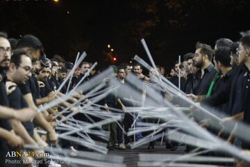 Təbrizdə, Hz. Əli Əsgərin (ə) əzadar dəstəsi Məhərrəm ayının üçüncü gecəsiniqeyd edir \ FOTO