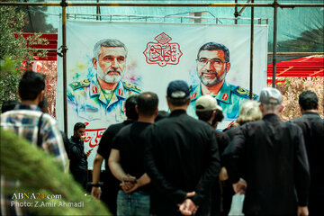 Rahoto Cikin Hotuna | Jana'izar Shahid Amir Ali Hajizadeh Da Shahidai Mahmoud Bagheri A Behesht Zahra (S) A Tehran