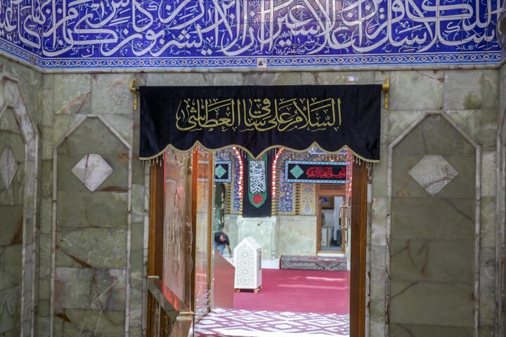 استبدال ستائر أبواب حرم مرقد أبي الفضل العباس (عليه السلام)