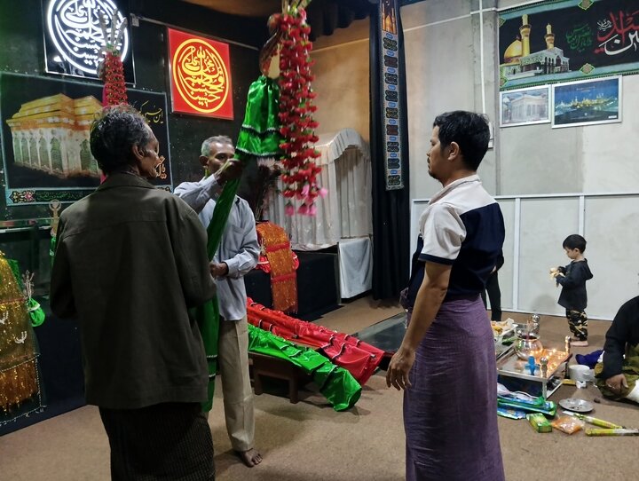 တောင်ကြီး ရှီအဟ် အေမာမ်ဘာရာ တွင် မုဟရမ် လ ၁ရက် ၊၂ရက် နှင့် ၃ ရက်ညများ  ၌  ပြုလုပ် ခဲ့သည့် မဂျ်လစ် စေ ဟိုစိုင်းန် (အ.စ)  ၏  မြင်ကွင်းများ  ။ ။ Photos