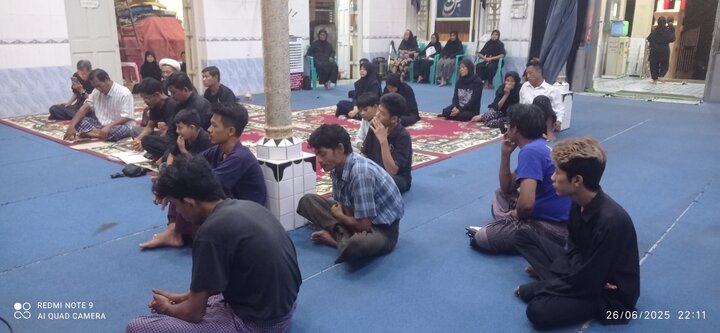 ပြည် ကျောင်းကြီးရှီအဟ် မတ်စ်ဂျစ်ဒ် တွင်  မုဟရမ် လ ၁ရက် ၊၂ရက် နှင့် ၃ ရက်ညများ  ၌  ပြုလုပ် ခဲ့သည့် မဂျ်လစ် စေ ဟိုစိုင်းန် (အ.စ)  ၏ မြင်ကွင်း  ။ ။ Photos