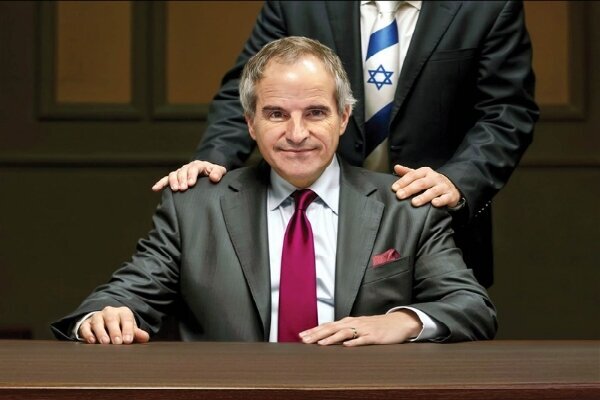 دستان گروسی آلوده به خون دانشمندان ایران