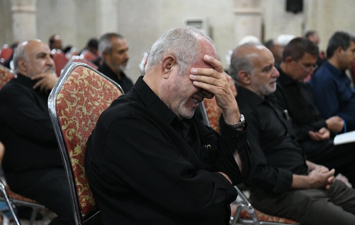 تصاویر| مراسم سوگواری و عزاداری سومین روز محرم به میزبانی حجت الاسلام والمسلمین دژکام در مسجد شهدای شیراز