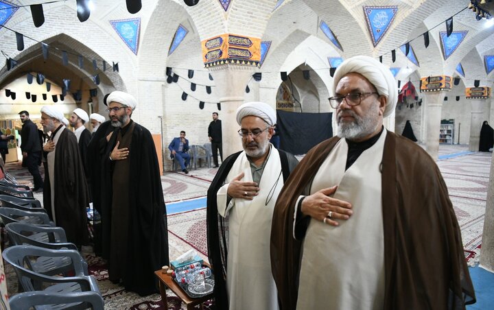 تصاویر| مراسم سوگواری و عزاداری سومین روز محرم به میزبانی حجت الاسلام والمسلمین دژکام در مسجد شهدای شیراز