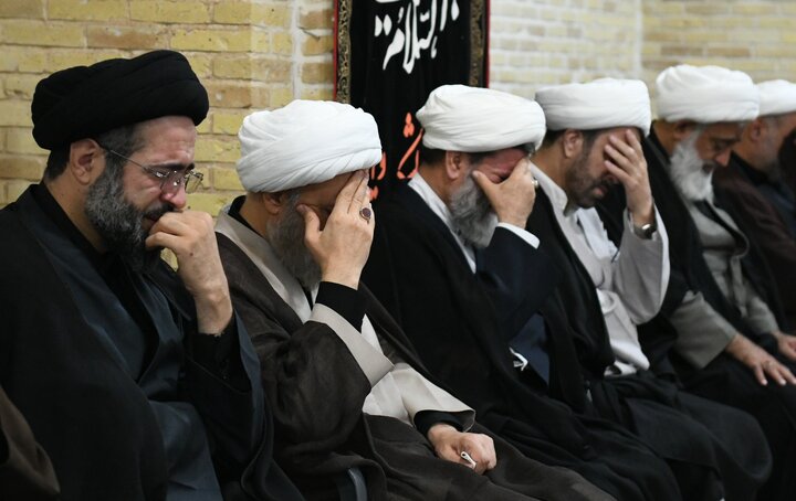 تصاویر| مراسم سوگواری و عزاداری سومین روز محرم به میزبانی حجت الاسلام والمسلمین دژکام در مسجد شهدای شیراز