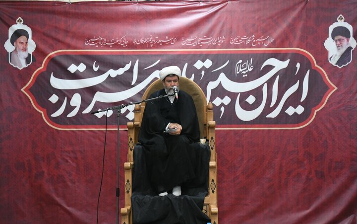 تصاویر| مراسم سوگواری و عزاداری سومین روز محرم به میزبانی حجت الاسلام والمسلمین دژکام در مسجد شهدای شیراز