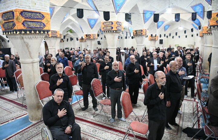 تصاویر| مراسم سوگواری و عزاداری سومین روز محرم به میزبانی حجت الاسلام والمسلمین دژکام در مسجد شهدای شیراز