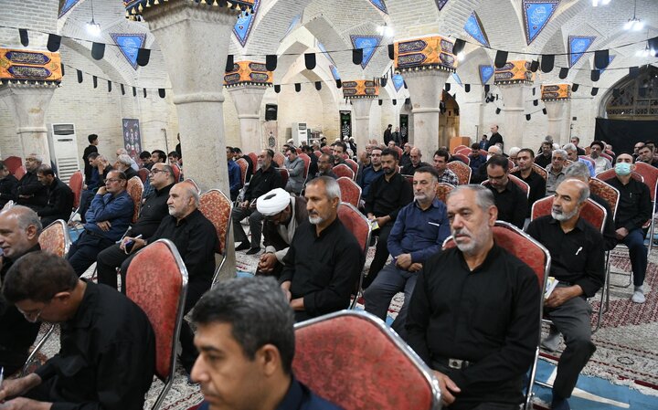تصاویر| مراسم سوگواری و عزاداری سومین روز محرم به میزبانی حجت الاسلام والمسلمین دژکام در مسجد شهدای شیراز