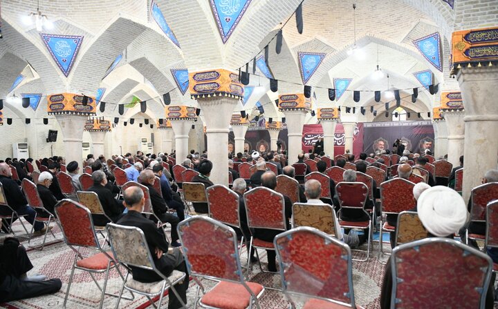 تصاویر| مراسم سوگواری و عزاداری سومین روز محرم به میزبانی حجت الاسلام والمسلمین دژکام در مسجد شهدای شیراز