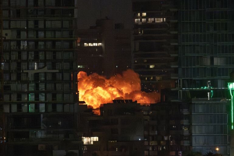 إعلام إسرائيلي: صواريخ إيران ضربت قواعد حساسة وألحقت أضراراً بالغة لم تُكشف حتى الآن