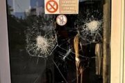 França: Mesquita em Isère, França, Pichada com Slogans Anti-Islâmicos