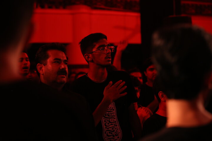 تصاویر| مراسم عزاداری پیروان حضرت علی اکبر(ع) شیراز در شب چهارم محرم