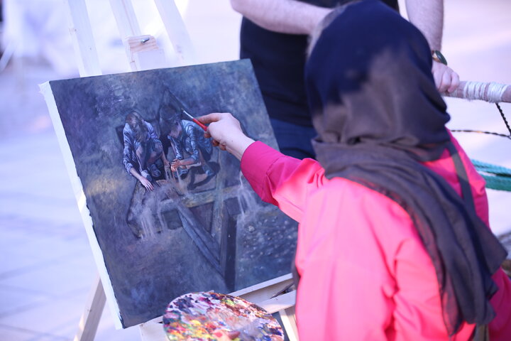 تصاویر| گردهمایی همدلانه نقاشان شیرازی در پاسداشت عزت و اقتدار ملی تحت عنوان بوم حماسه