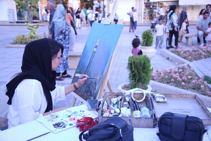 تصاویر| گردهمایی همدلانه نقاشان شیرازی در پاسداشت عزت و اقتدار ملی تحت عنوان بوم حماسه