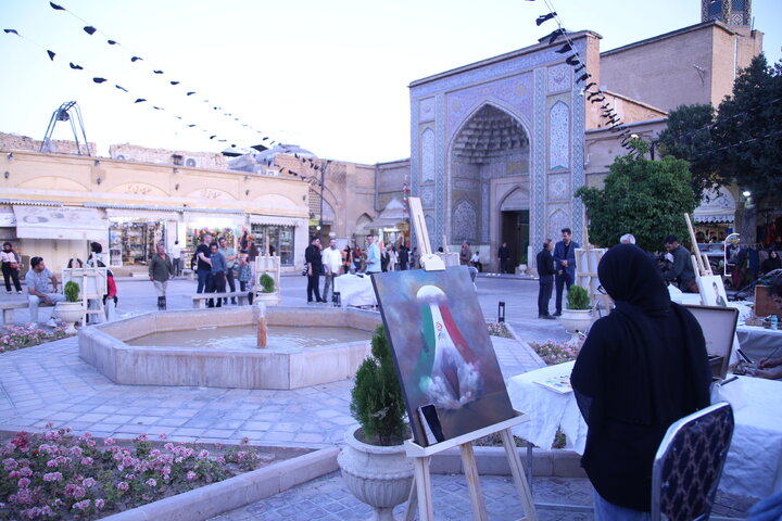 تصاویر| گردهمایی همدلانه نقاشان شیرازی در پاسداشت عزت و اقتدار ملی تحت عنوان بوم حماسه