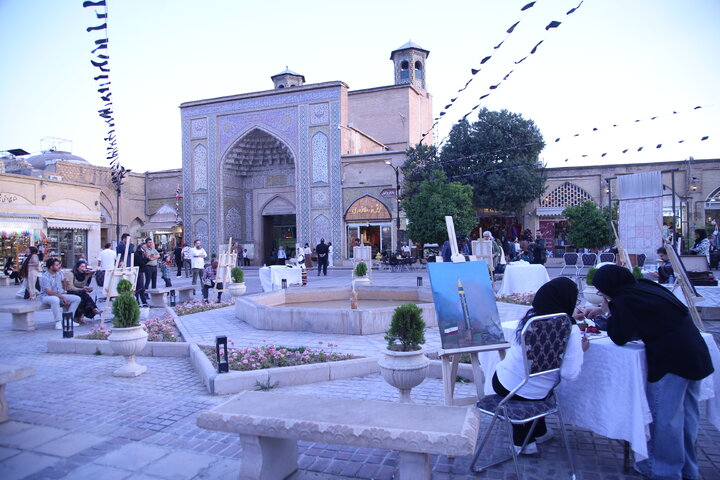 تصاویر| گردهمایی همدلانه نقاشان شیرازی در پاسداشت عزت و اقتدار ملی تحت عنوان بوم حماسه