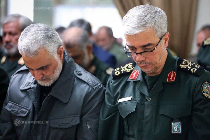 تقرير مصور/ قائد الثورة الإسلامية بين شهداء الاقتدار الوطني العزيز